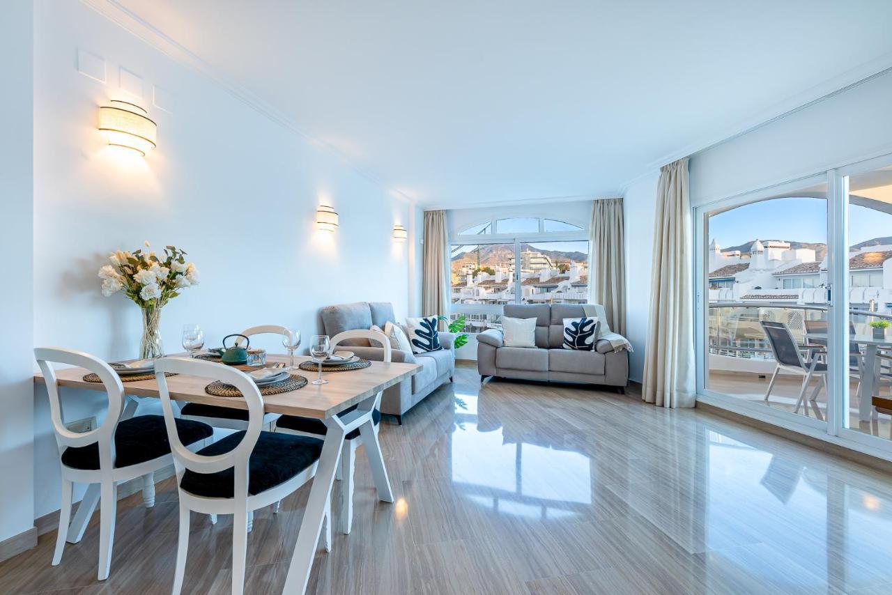 Atico Puerto Marina First Island With Sea Views And Rooftop Pool Benalmadena Bagian luar foto