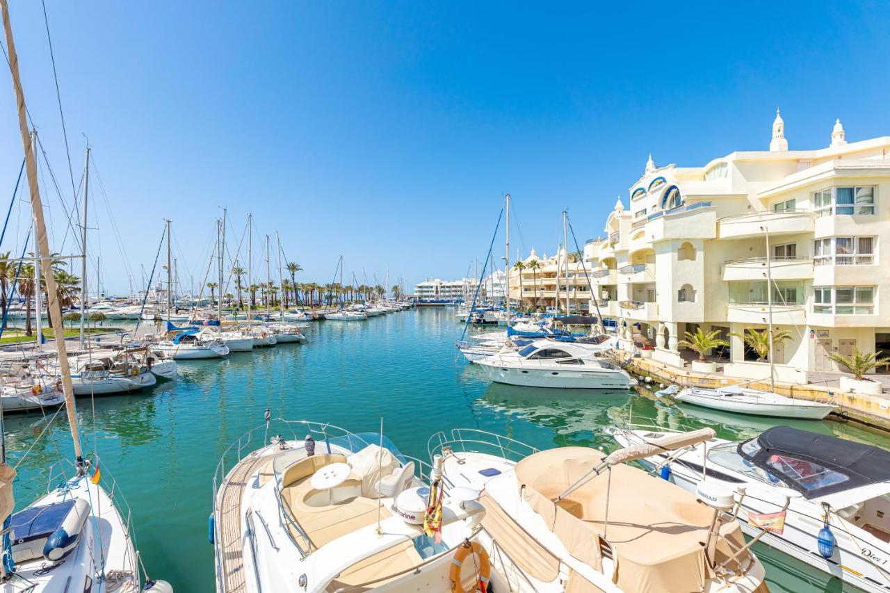 Atico Puerto Marina First Island With Sea Views And Rooftop Pool Benalmadena Bagian luar foto