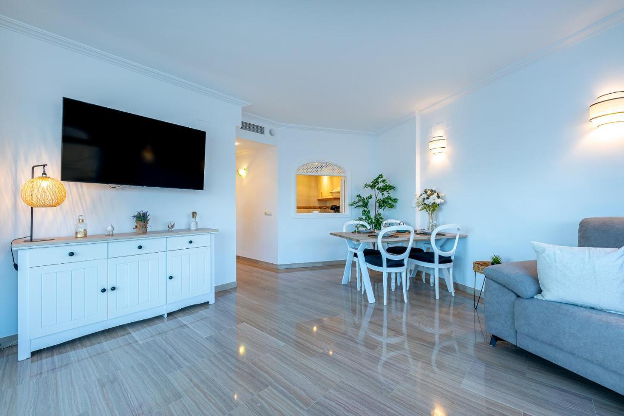 Atico Puerto Marina First Island With Sea Views And Rooftop Pool Benalmadena Bagian luar foto