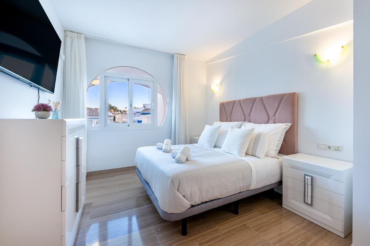 Atico Puerto Marina First Island With Sea Views And Rooftop Pool Benalmadena Bagian luar foto